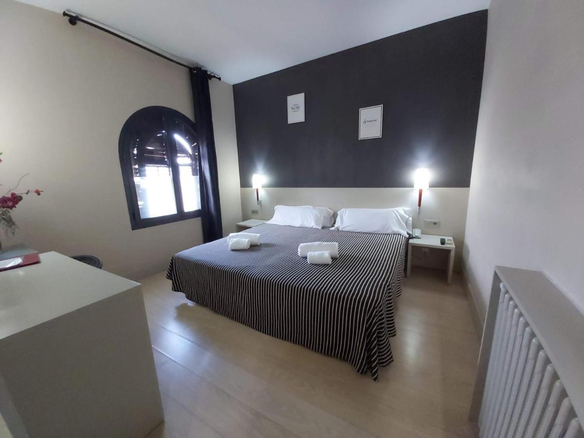 Hotel El Castell Sant Boi de Llobregat Luaran gambar