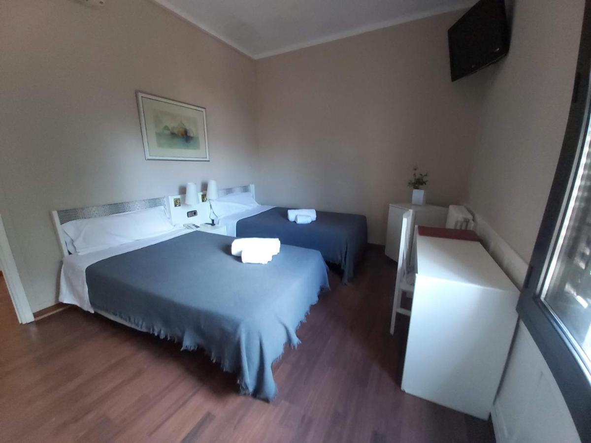 Hotel El Castell Sant Boi de Llobregat Luaran gambar