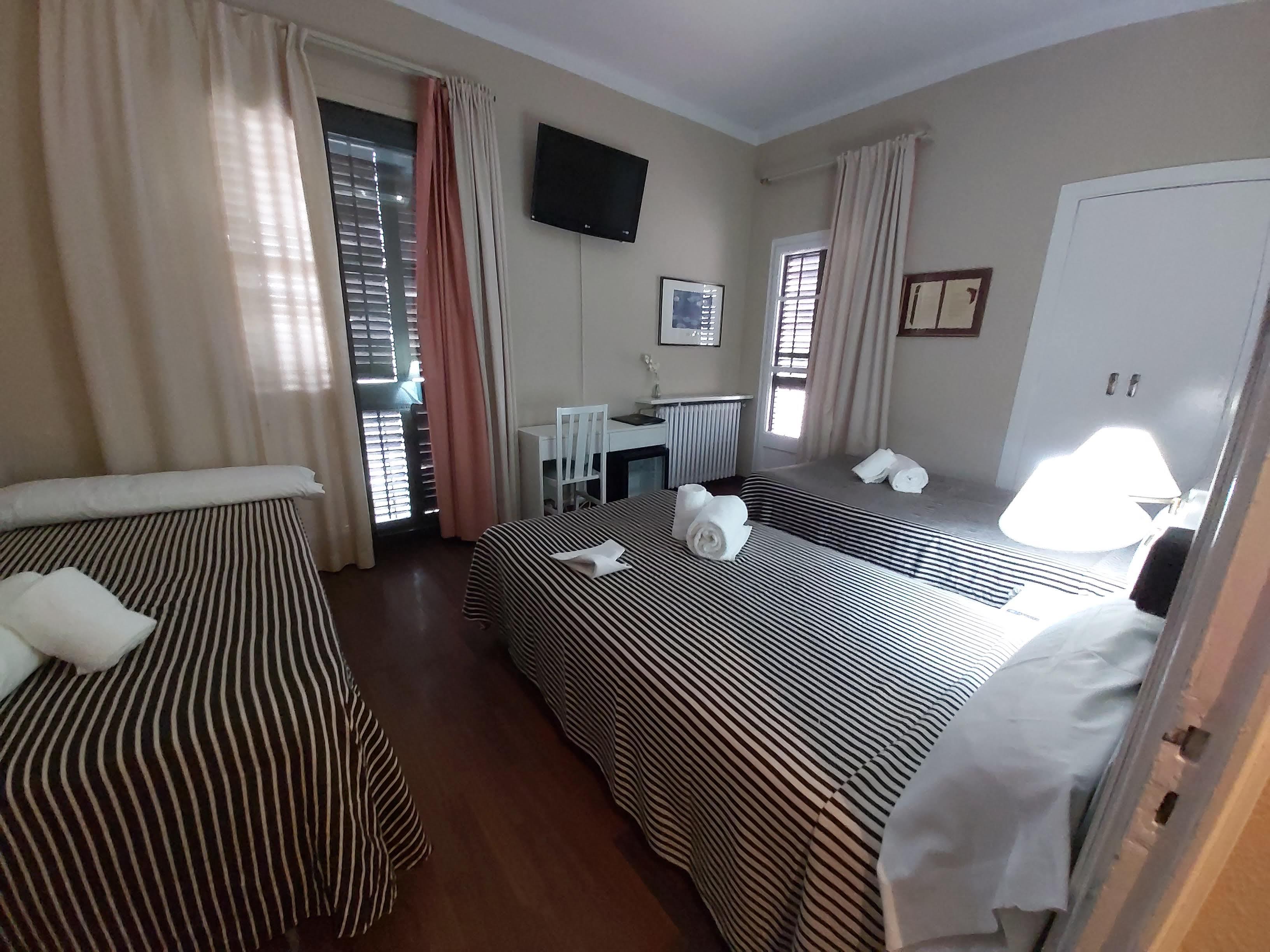 Hotel El Castell Sant Boi de Llobregat Luaran gambar