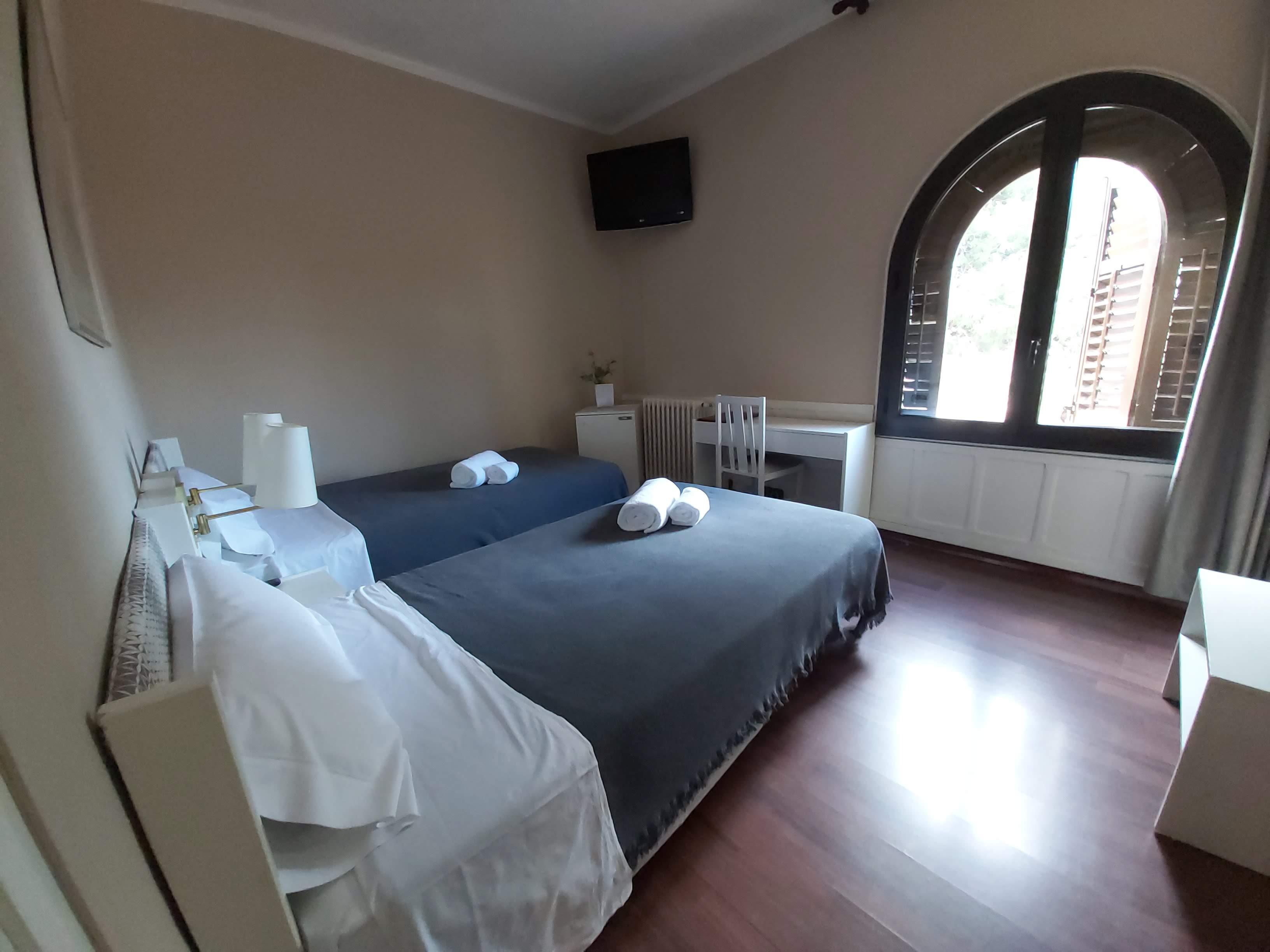 Hotel El Castell Sant Boi de Llobregat Luaran gambar