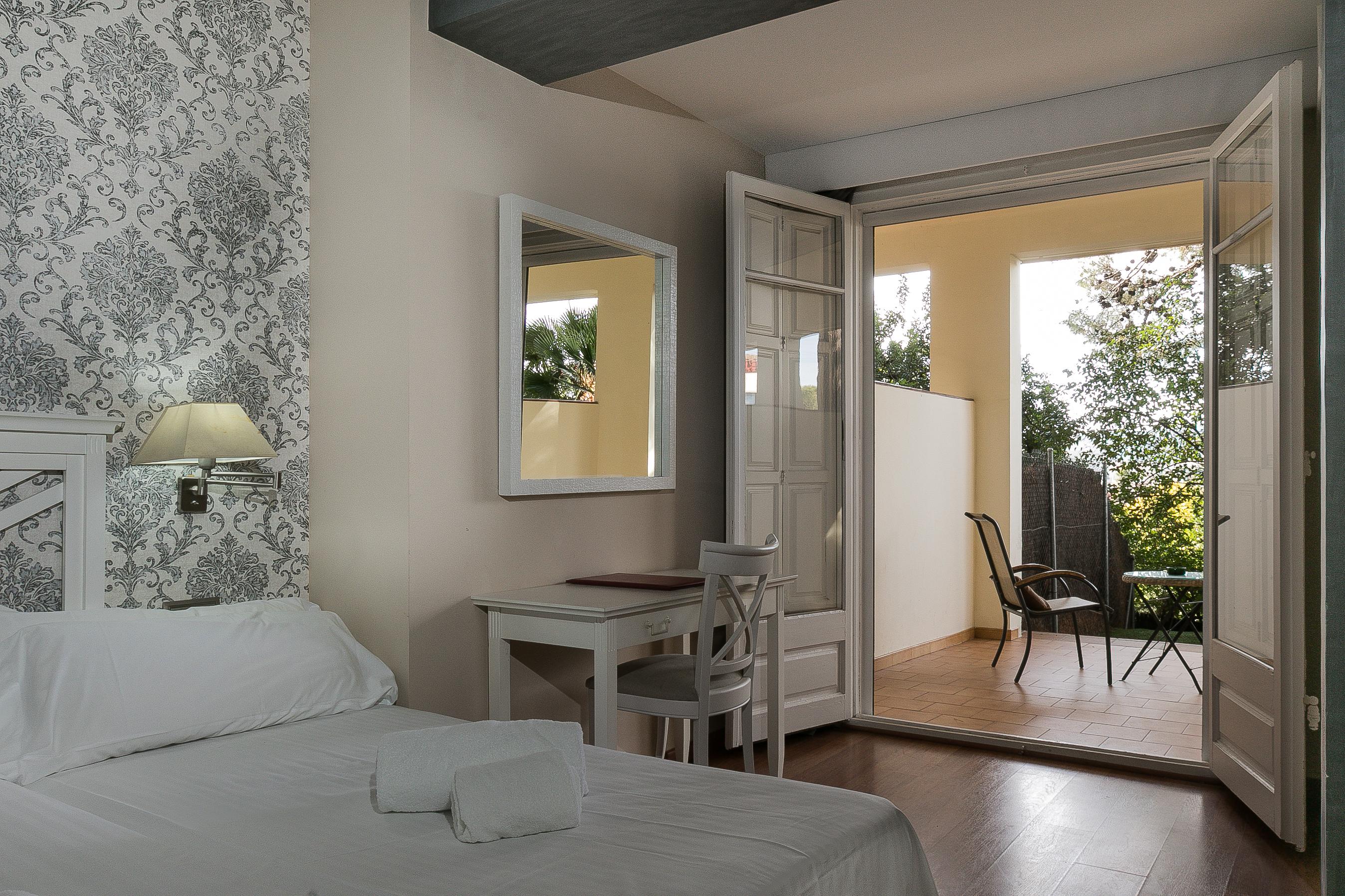 Hotel El Castell Sant Boi de Llobregat Luaran gambar