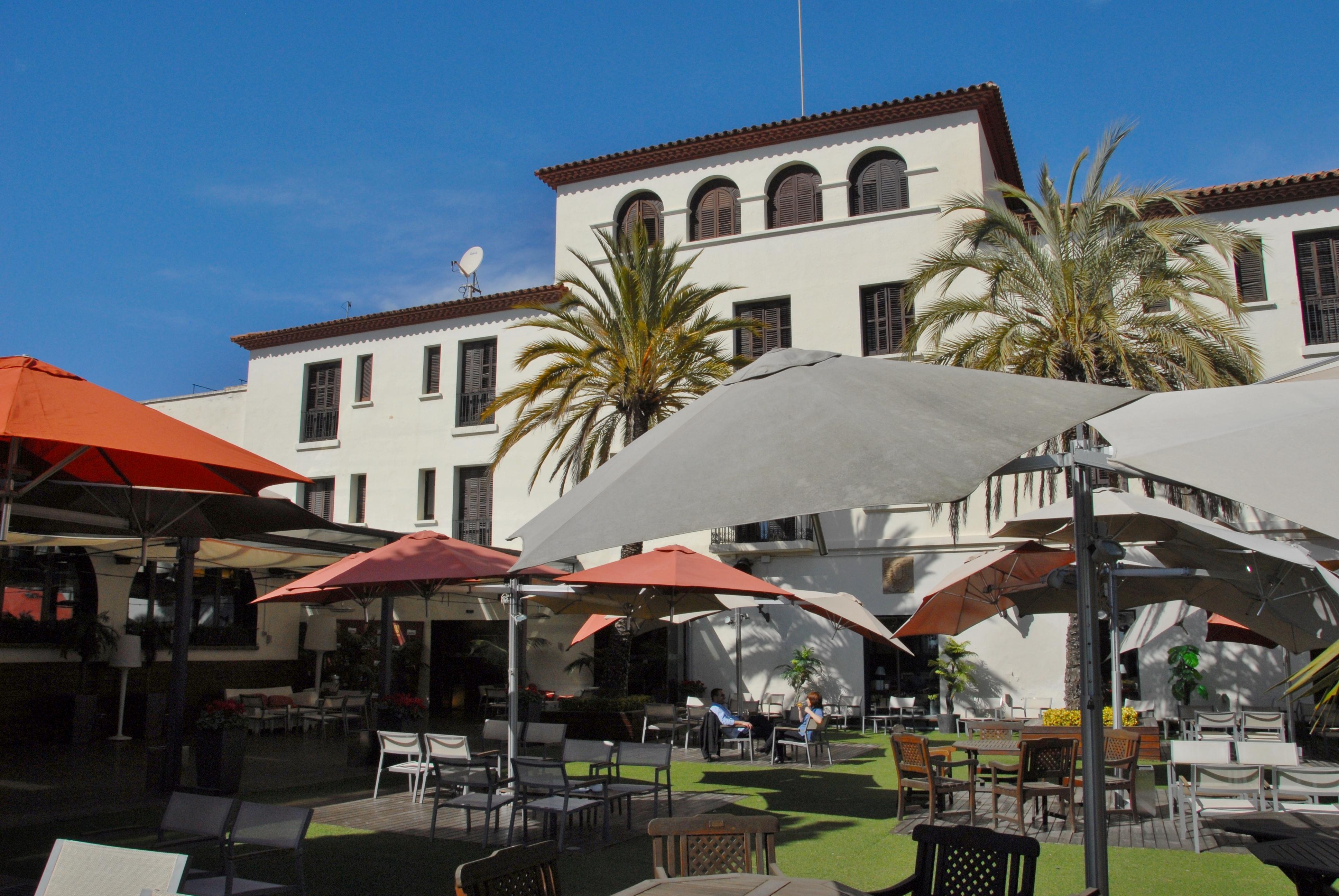 Hotel El Castell Sant Boi de Llobregat Luaran gambar