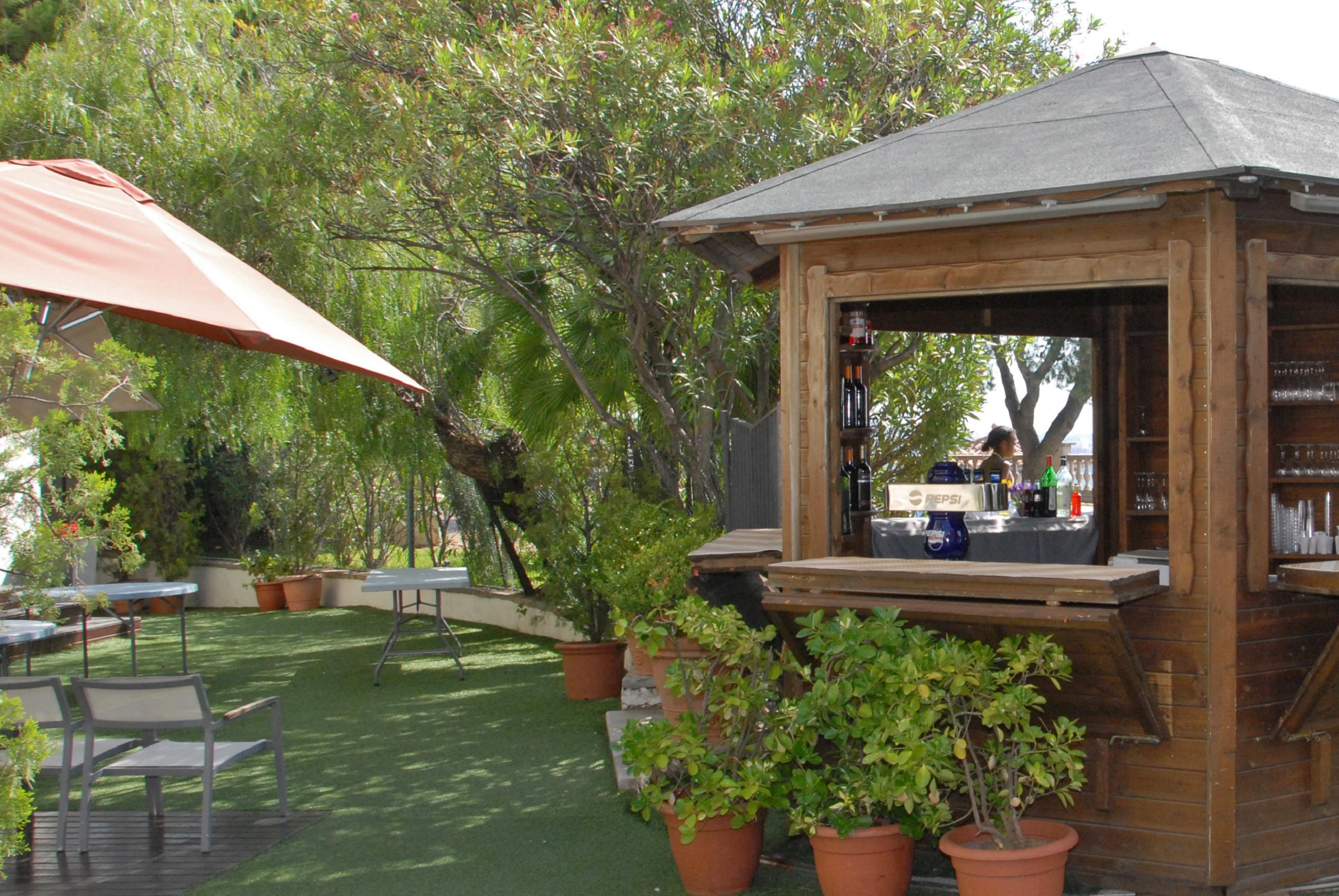 Hotel El Castell Sant Boi de Llobregat Luaran gambar