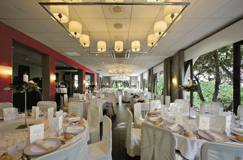 Hotel El Castell Sant Boi de Llobregat Luaran gambar