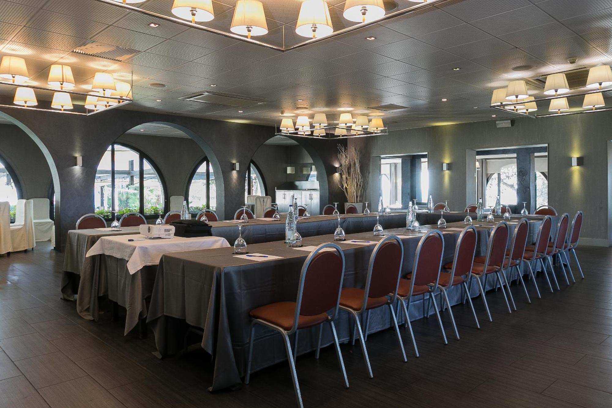 Hotel El Castell Sant Boi de Llobregat Luaran gambar