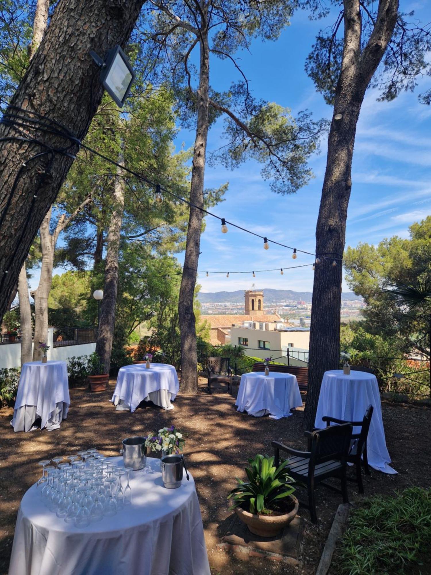 Hotel El Castell Sant Boi de Llobregat Luaran gambar