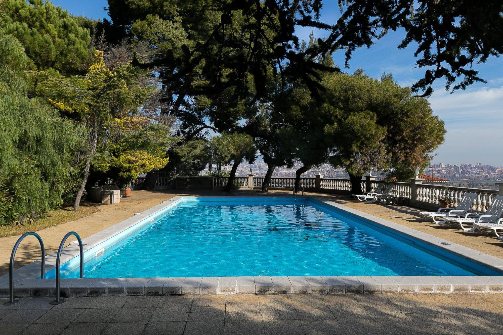 Hotel El Castell Sant Boi de Llobregat Luaran gambar