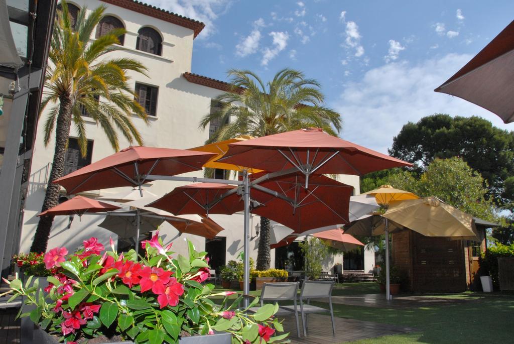Hotel El Castell Sant Boi de Llobregat Luaran gambar